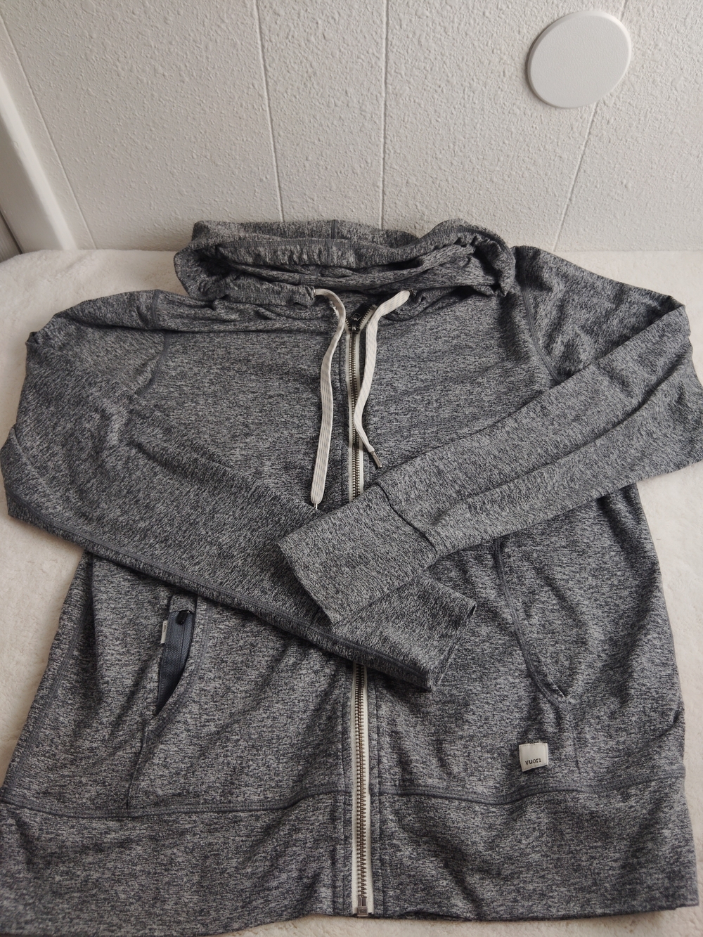Vuori Women's Grey Zip-Up Hoodie Sweater Sz L